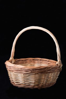 Huş kabuğu sepet yaptı