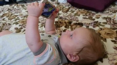 Bebek çocuk ile Smartphone