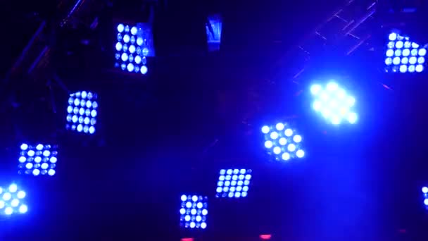 Fényes színpadon lights villogó — Stock videók