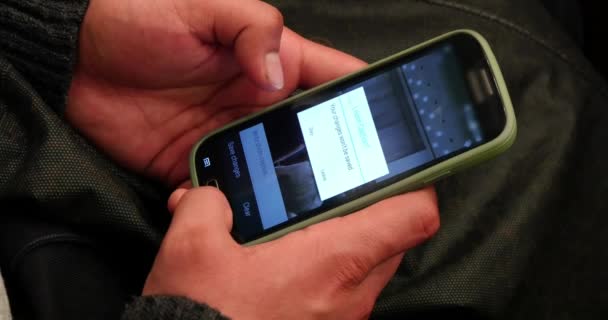 Editar foto em Smartphone — Vídeo de Stock