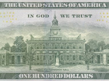 Sanat eserleri Independence Hall 'u gösteriyor. Ağaçlar ve bir heykel ile çevrili. Metinde 