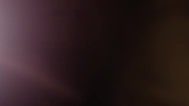 Çok renkli ışık siyah arkaplanda görüntü sızdırır