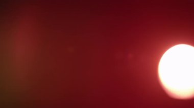 Yumuşak mercek parlama efektiyle parlar