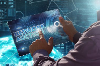 Internet. İş. Teknoloji kavramı. İşadamı bir ama presler