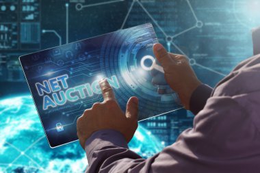 Internet. İş. Teknoloji kavramı. İşadamı bir ama presler
