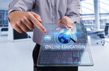 Ekonomi, teknoloji, Internet ve ağ kavramı. Genç busine