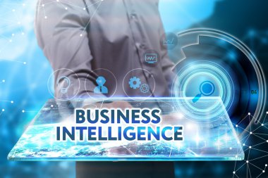 Ekonomi, teknoloji, Internet ve ağ kavramı. Genç busine