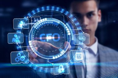 İş, Teknoloji, İnternet ve ağ konsepti. Genç işadamı geleceğin sanal ekranı üzerinde çalışıyor ve yazıyı görüyor: