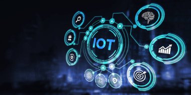Nesnelerin interneti - IOT konsepti. İş adamı IOT ürünleri ve çözümler sunuyor. 