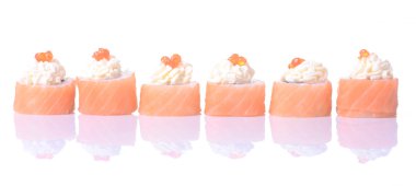 geleneksel taze Japon suşi rulo