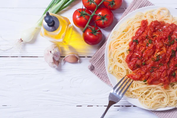 Pasta spaghetti , vegetables and mushrooms — Stock Photo, Image