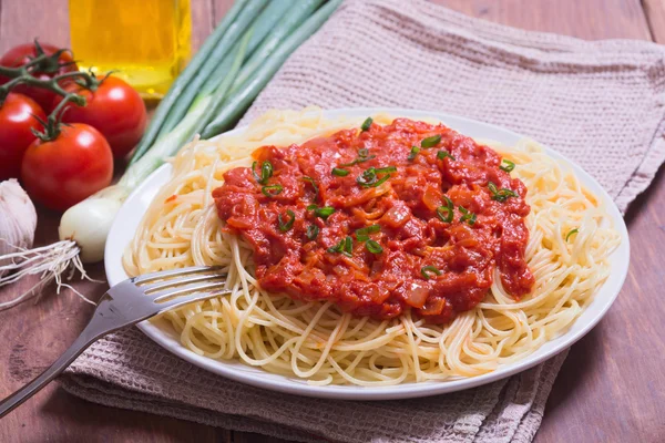 Pasta spaghetti , vegetables and mushrooms — Stock Photo, Image