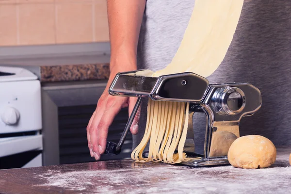 taze makarna ve makarna makinesi