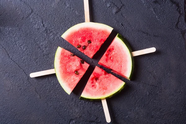 Karpuz dondurma siyah taş