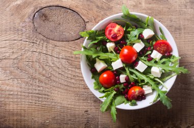 Taze bahar salatası