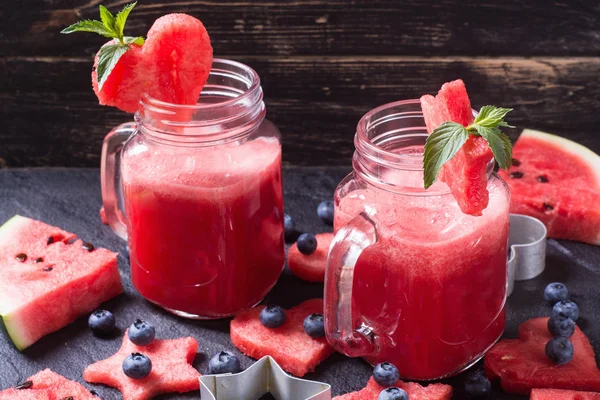 Wassermelonengetränk im Glas — Stockfoto