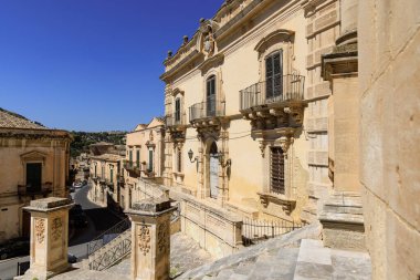İtalya 'nın Sicilya kentindeki Ragusa ilindeki Modica barok kasabasının ön cephesi. Yüksek kalite fotoğraf