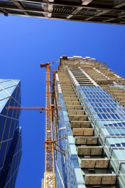 Tel Aviv 'de yüksek binaların inşaatı. İsrail. Yüksek kalite fotoğraf