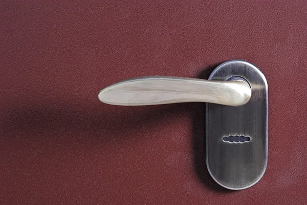金属製のドアのハンドル — ストック写真