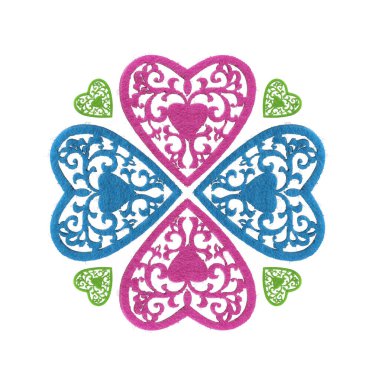 Çok renkli dekoratif, beyaz arka planda izole edilmiş kalpleri hissetti