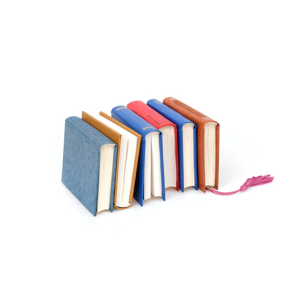 Pilha Livros Capas Coloridas Com Folhas Brancas Isoladas Sobre Fundo — Fotografia de Stock