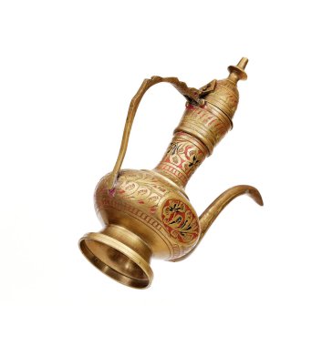 Beyaz arkaplanda Hindistan su kavanozu (kumgan) izole edilmiş