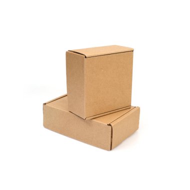 Beyaz arka planda izole edilmiş iki el işi kutusu