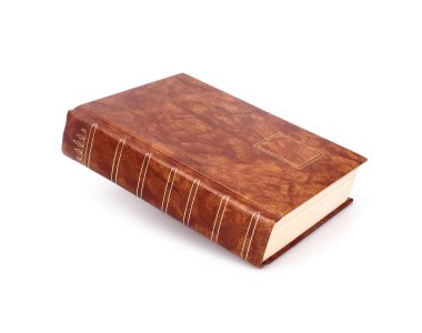Kahverengi kapaklı kitap beyaz arka planda izole edilmiş