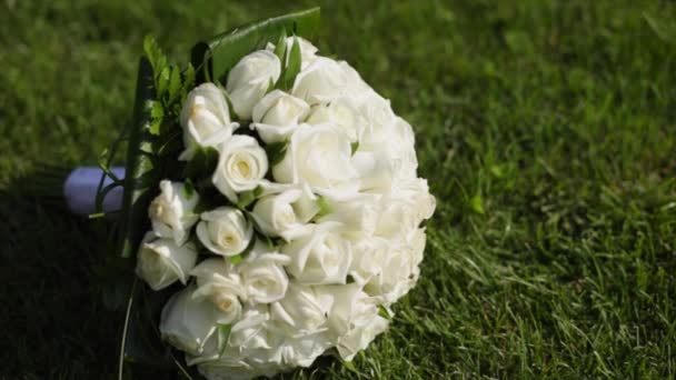 White roses, elegant bouquet tied. — Stock Video