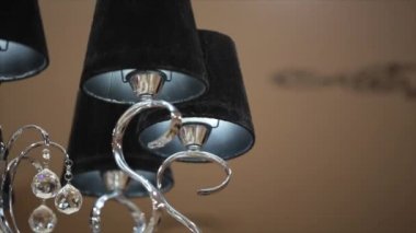 Kristal avize yakın plan..