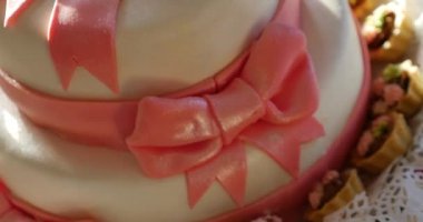 pembe yay ile widding pasta