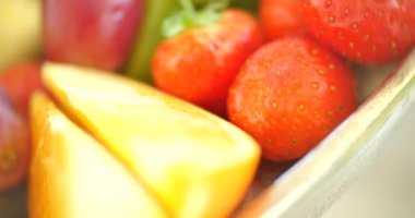 Renkli meyve salatası - arka plan yakın çekim