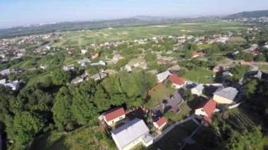 Ukrayna köyünün havadan görünümü. Drone görünümü.