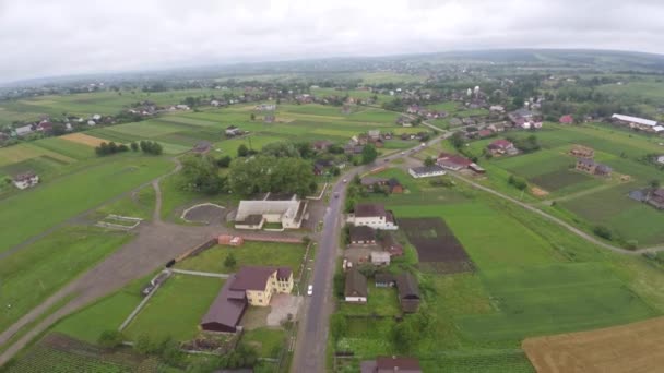 Paisaje de las afueras de la ciudad. vista del dron . — Vídeos de Stock