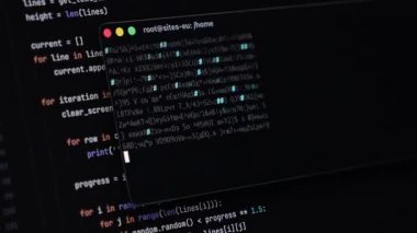 Geliştirici, gizli kodlama için VPN kullanmakta, dijital güvenliği vurgularken uzak takım çalışmalarını geliştirmekte ve verimli proje teslimatı için korunan bir çevrimiçi çalışma alanını geliştirmektedir. Büyüt