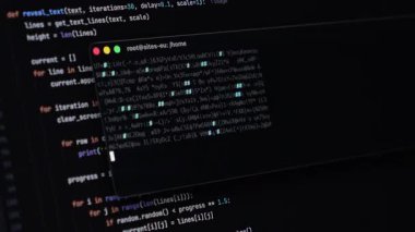 Uçbirim pencereleri kodlama süreci GROK 'u gösterir, yazılım oluşturma ve modern dijital ortamda odaklanmış hata ayıklama işlemini vurgulamak için kullanılan karmaşık betik satırlarını vurgular