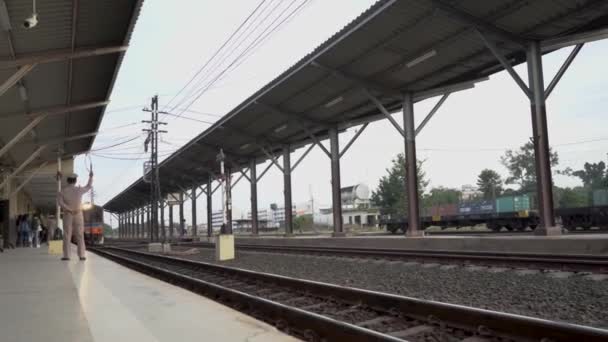Tayland Diğer Illerindeki Tren Istasyonları — Stok video