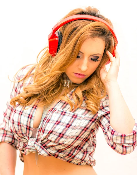 genç ve güzel genç kız müzik