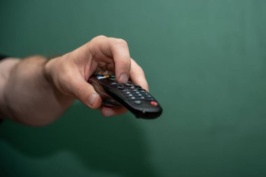 Yeşil Arkaplan Karşısında Uzaktan Tutma Kontrolü