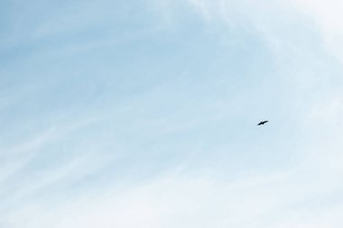 bulutlu mavi gökyüzü arkaplanı