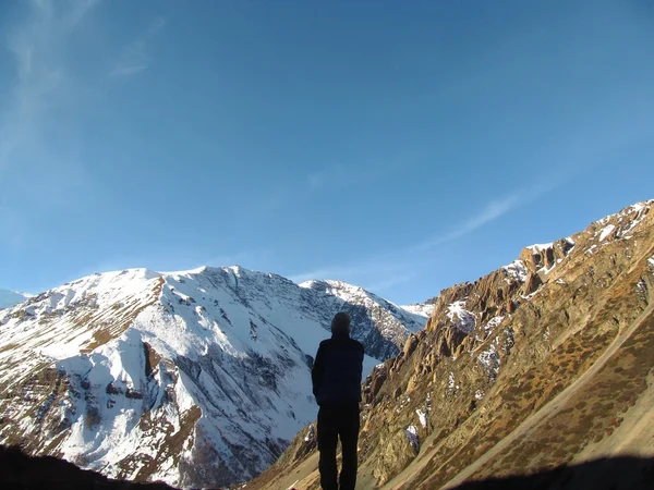 Himalayalar'da trekking.