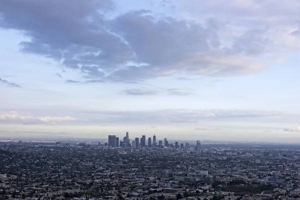 Los Angeles widok ze wzgórza Griffith Observatory — Zdjęcie stockowe