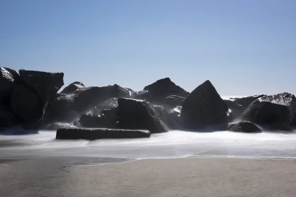 Larga exposición del mar y las rocas —  Fotos de Stock