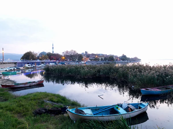 Čas západu slunce na Golyaz, město v Bursa, Turecko — Stock fotografie