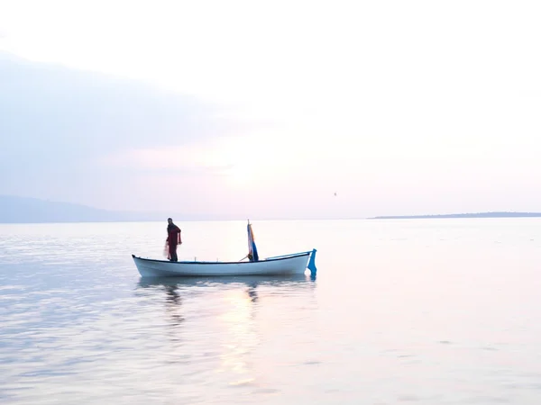 Ville de pêcheurs et lac Golyazi à Bursa, Turquie — Photo