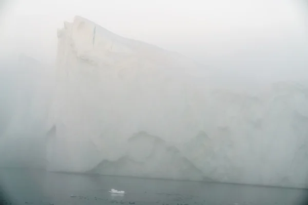 Icebergs are on the arctic ocean at Ilulissat fjord, Greenland — Stock Photo, Image