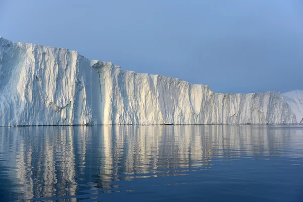 büyük buzul ve gölge Ilulissat buz, Grönland, kutup okyanus üzerinde
