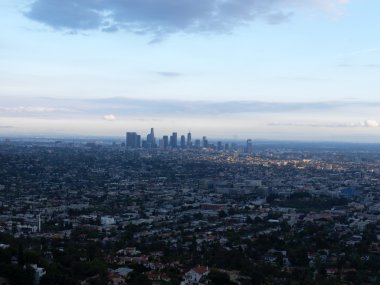Los Angeles günbatımı zaman Griffith Gözlemevi tepeden panoramik manzaralı