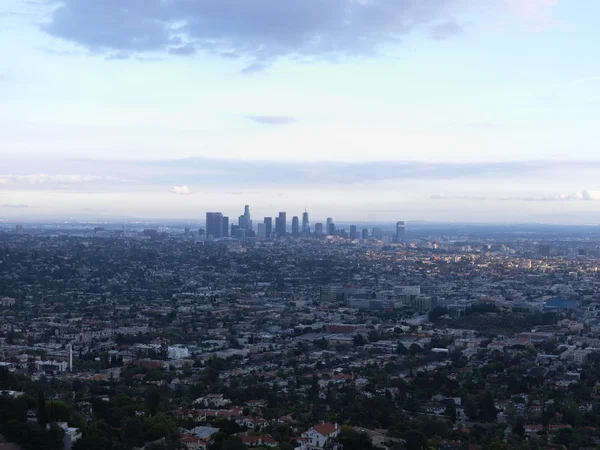 Panoramic view of Los Angeles from Griffith Observatory hill at sunset time — Stock Photo, Image