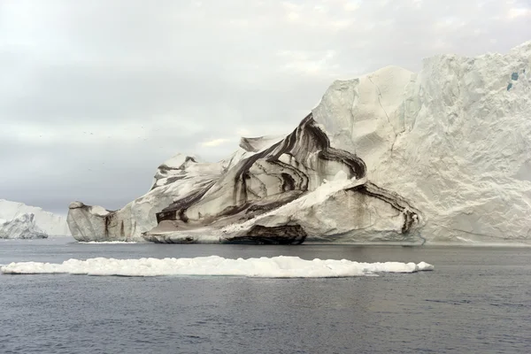 Ledovce jsou na arktického oceánu icefjord Ilulissat, Grónsko — Stock fotografie